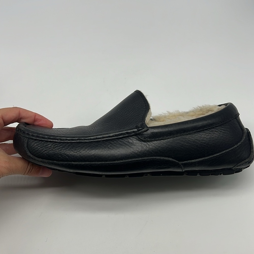 UGG - Ascot Grain Black Leather Shearling Sheepskin Lightweight Slippers Size 7 - Picture 13 of 16